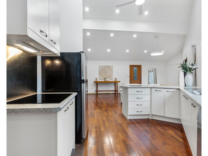 21 Whitsunday Drive, Currumbin Waters QLD 4223