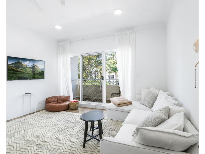 33/14 Jefferson Lane, Palm Beach QLD 4221