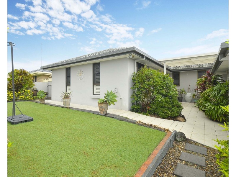 5 Foreshore Close, Elanora QLD 4221