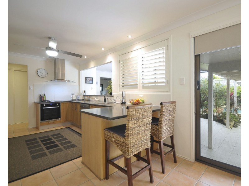 5 Foreshore Close, Elanora QLD 4221