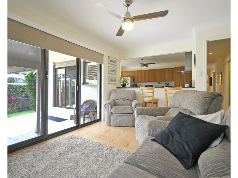 5 Foreshore Close, Elanora QLD 4221
