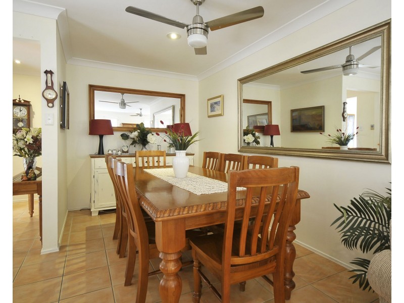 5 Foreshore Close, Elanora QLD 4221