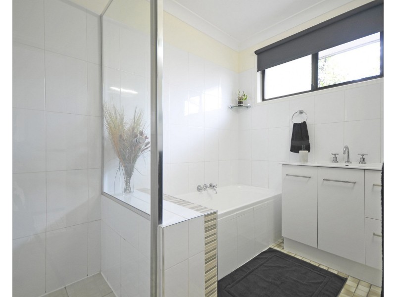 5 Foreshore Close, Elanora QLD 4221