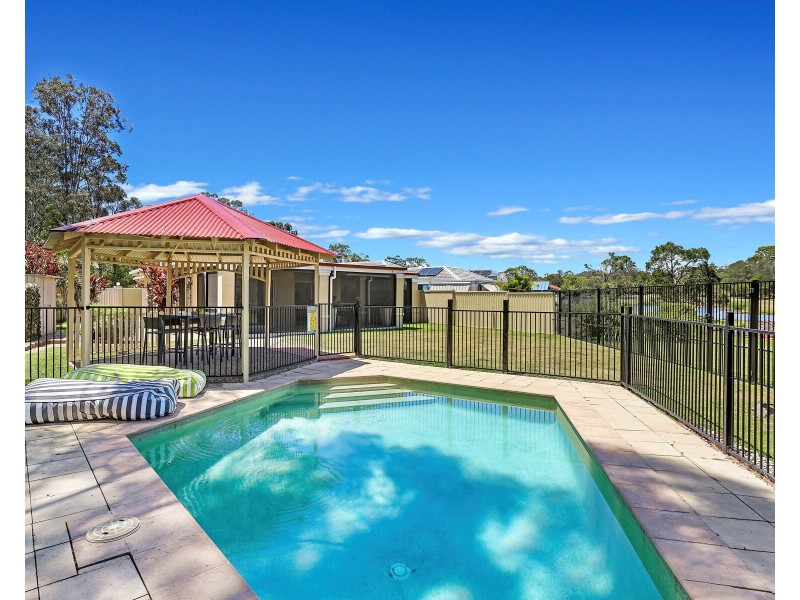 32 Steyning Court, Arundel QLD 4214