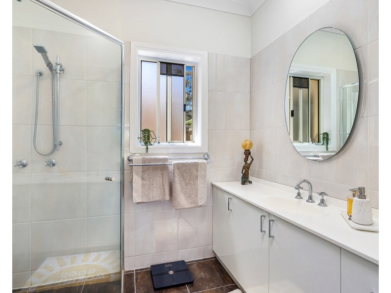 32 Steyning Court, Arundel QLD 4214
