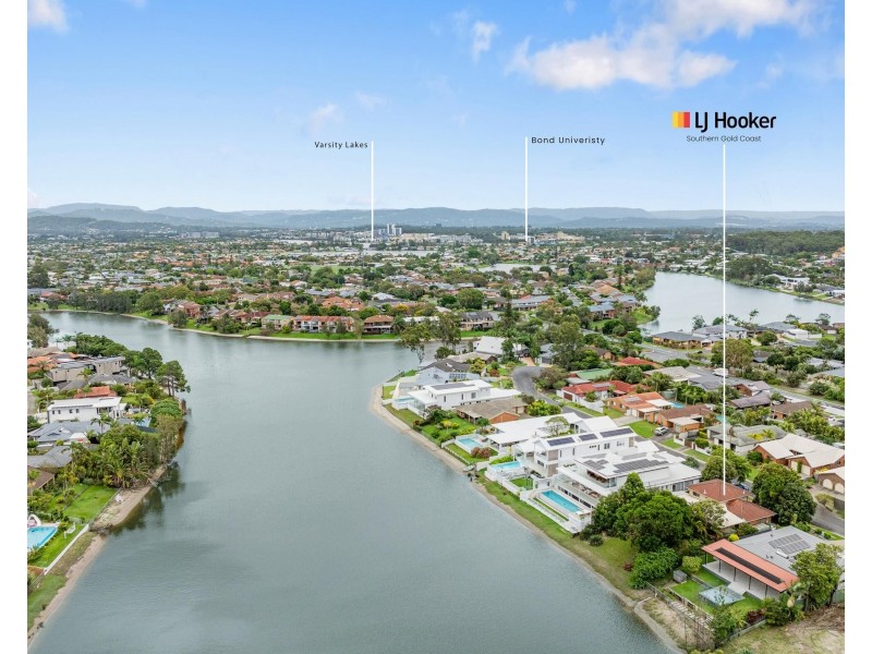 4 Penguin Parade, Burleigh Waters QLD 4220