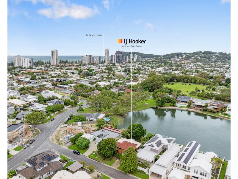 4 Penguin Parade, Burleigh Waters QLD 4220