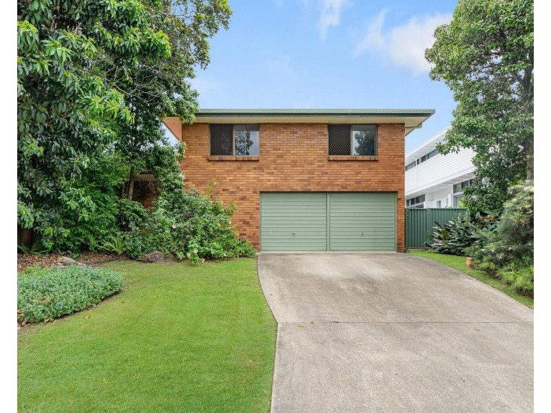 4 Penguin Parade, Burleigh Waters QLD 4220