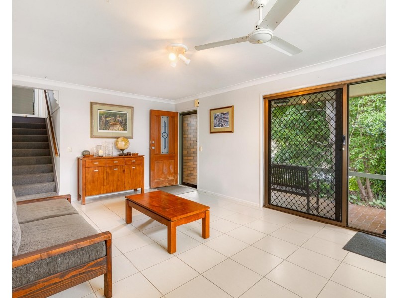 4 Penguin Parade, Burleigh Waters QLD 4220