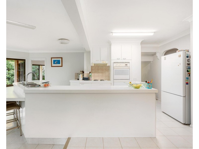 4 Penguin Parade, Burleigh Waters QLD 4220