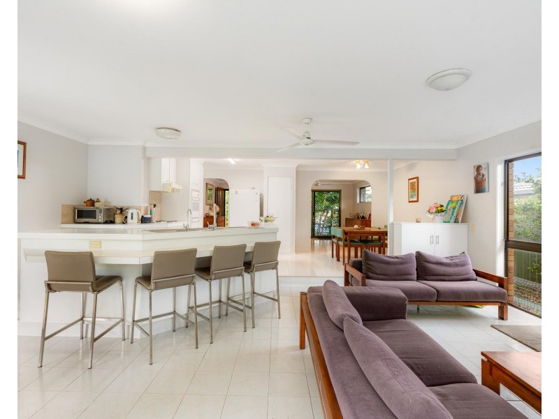 4 Penguin Parade, Burleigh Waters QLD 4220