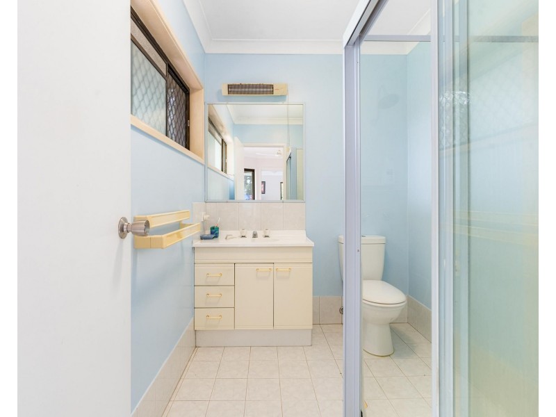 4 Penguin Parade, Burleigh Waters QLD 4220