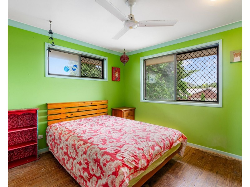 4 Penguin Parade, Burleigh Waters QLD 4220