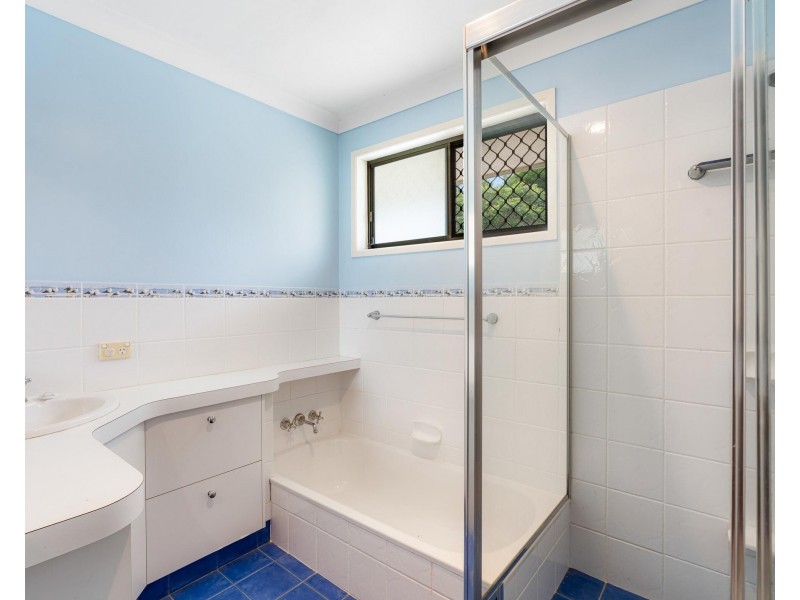 4 Penguin Parade, Burleigh Waters QLD 4220