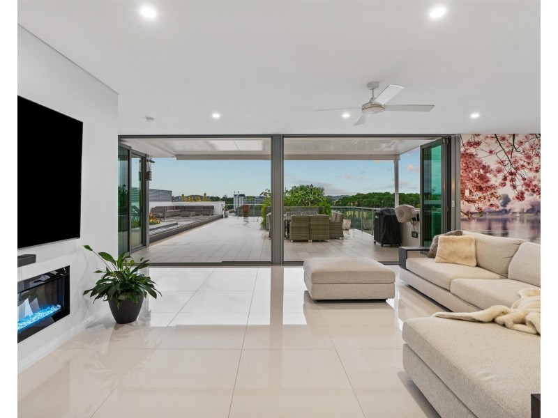 404/22-24 Ben Lexcen Place, Robina QLD 4226