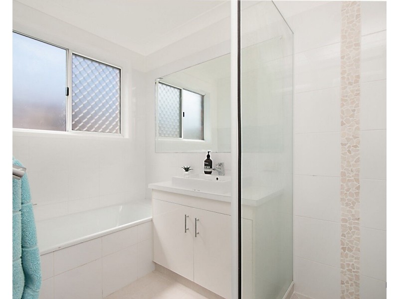 22 Avocado Street, Elanora QLD 4221