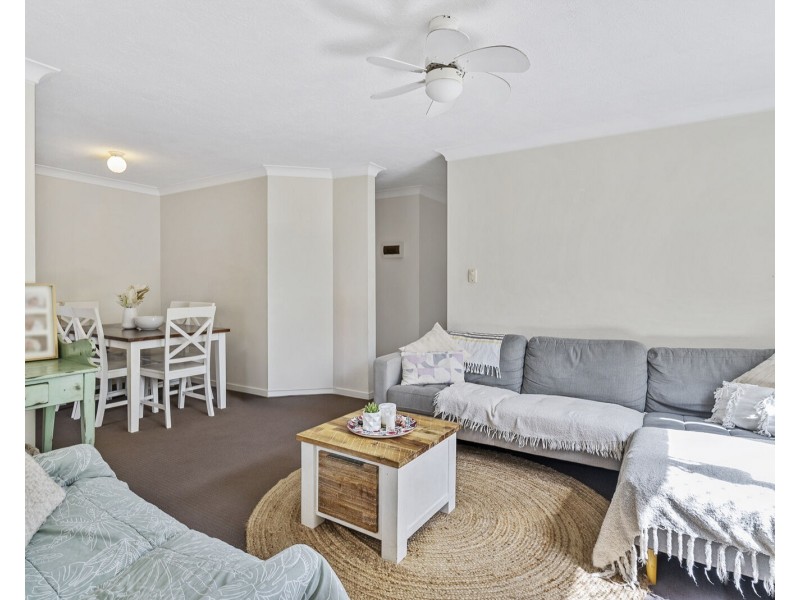 1/1 Rolan Court, Palm Beach QLD 4221