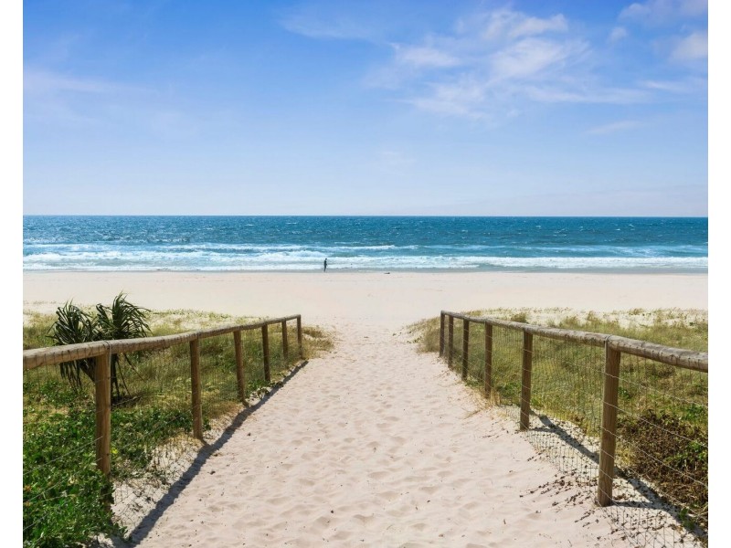 4/343 Golden Four Drive, Tugun QLD 4224