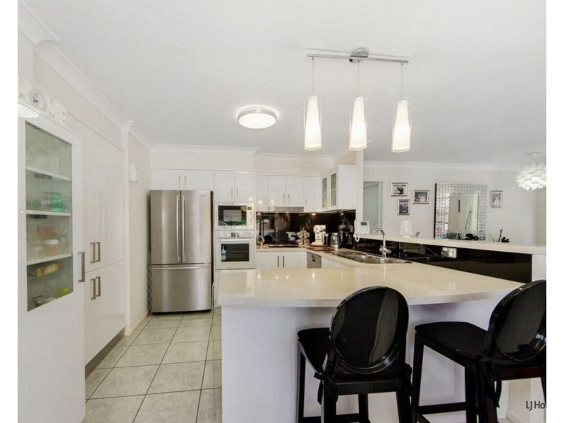 4 Casablanca Court, Burleigh Waters QLD 4220