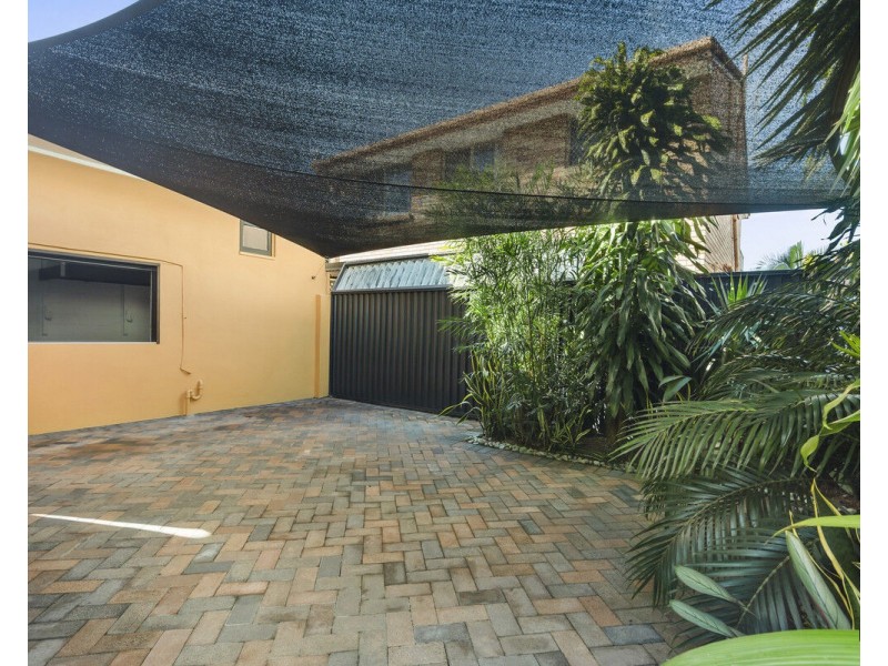 2/40 Fourth Avenue, Palm Beach QLD 4221