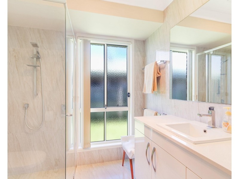 5 Rosnay Court, Banora Point NSW 2486