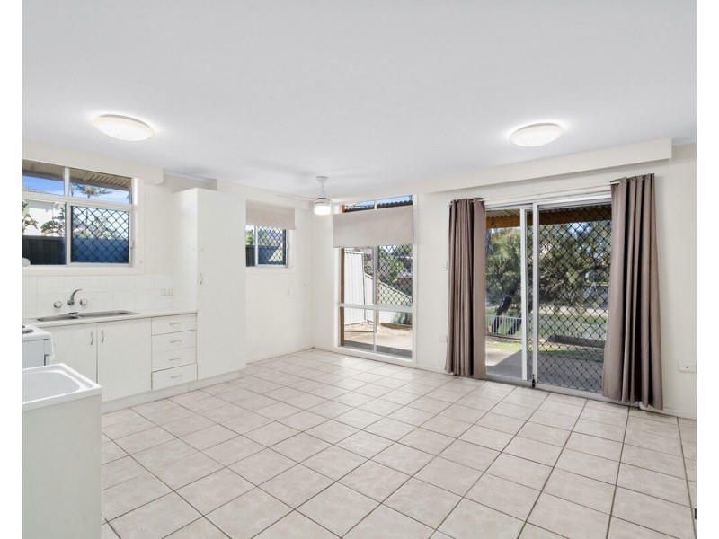 1/5 Lotus Key, Broadbeach Waters QLD 4218
