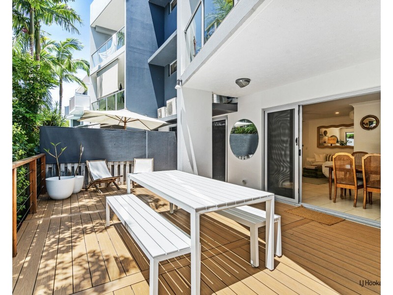 1/61 Tallebudgera Drive, Palm Beach QLD 4221