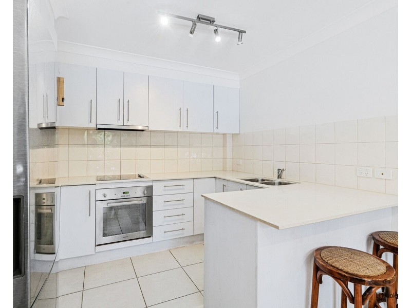 1/61 Tallebudgera Drive, Palm Beach QLD 4221