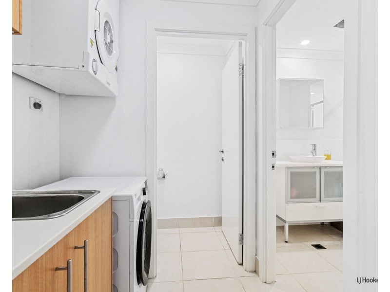 1/61 Tallebudgera Drive, Palm Beach QLD 4221