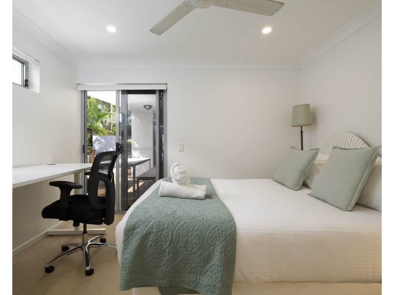 1/61 Tallebudgera Drive, Palm Beach QLD 4221