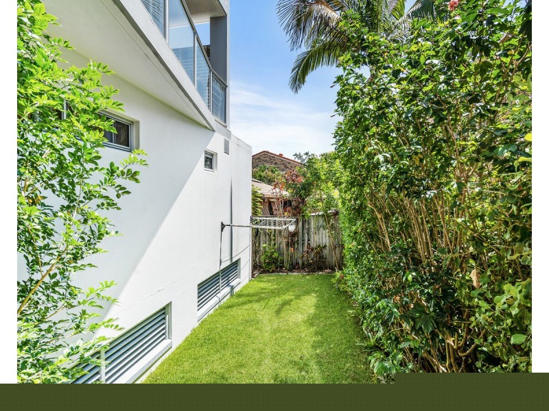 1/61 Tallebudgera Drive, Palm Beach QLD 4221