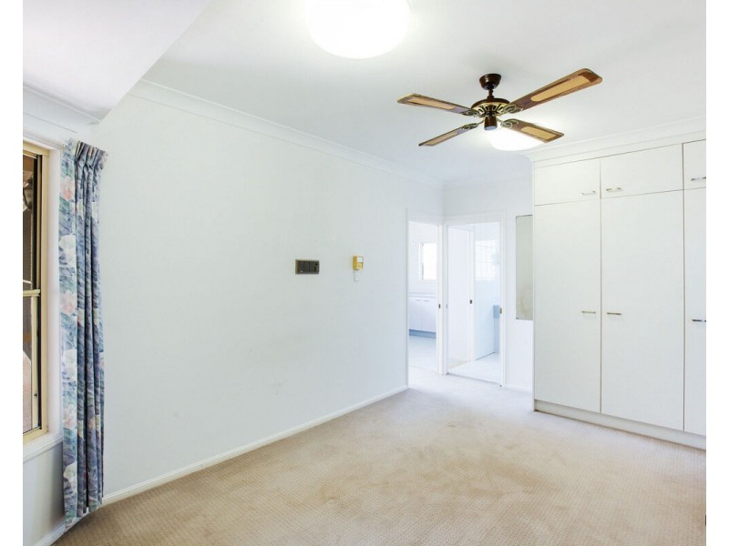 2/115 Petrel Avenue, Mermaid Beach QLD 4218