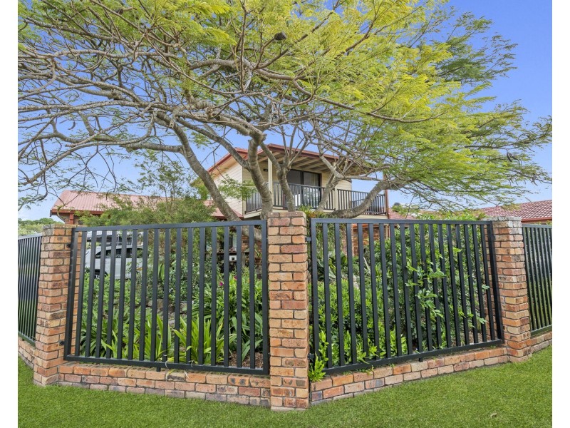 18 Holbrook Way, Elanora QLD 4221
