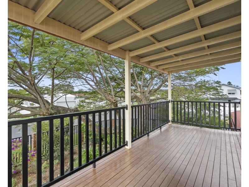 18 Holbrook Way, Elanora QLD 4221