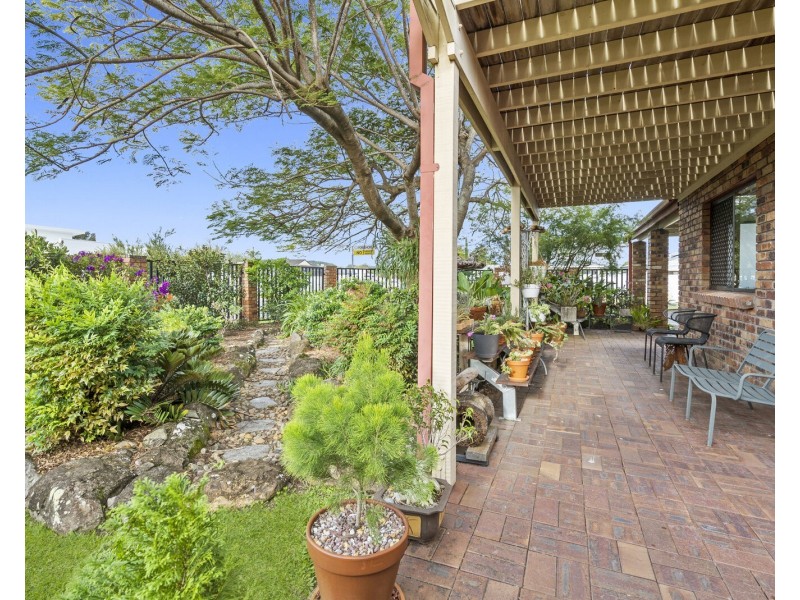 18 Holbrook Way, Elanora QLD 4221
