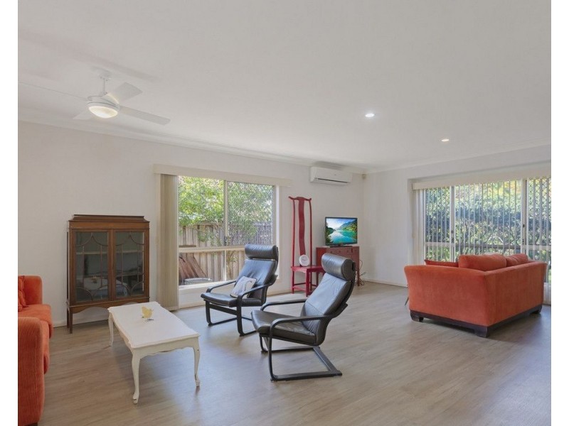 11 Islander Court, Burleigh Waters QLD 4220
