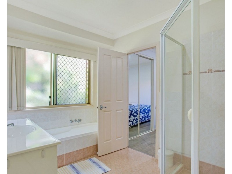 11 Islander Court, Burleigh Waters QLD 4220