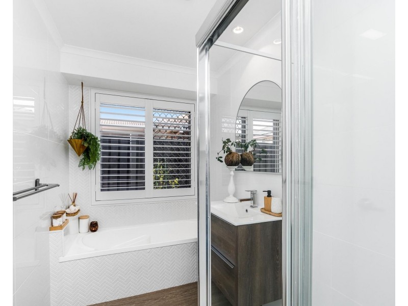 19 Saffron Street, Elanora QLD 4221