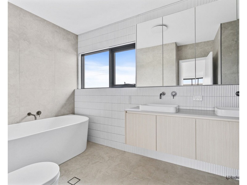 16/56 Harbourview Drive, Hope Island QLD 4212