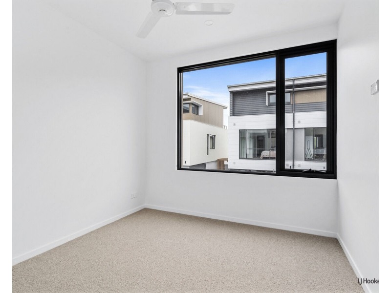 16/56 Harbourview Drive, Hope Island QLD 4212