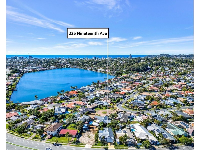 225 Nineteenth Avenue, Elanora QLD 4221