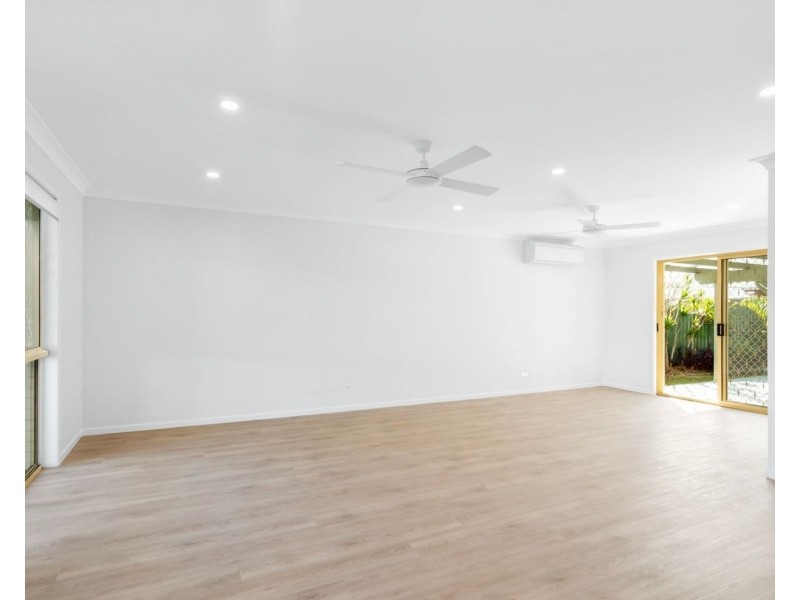 225 Nineteenth Avenue, Elanora QLD 4221