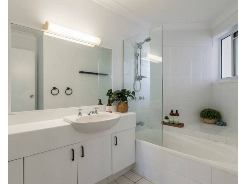 22/14 Jefferson Lane, Palm Beach QLD 4221