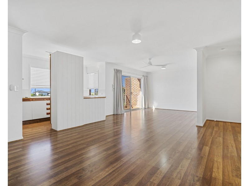 8/11 Fourteenth Avenue, Palm Beach QLD 4221