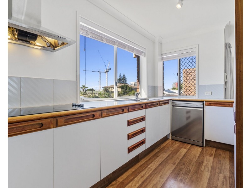 8/11 Fourteenth Avenue, Palm Beach QLD 4221