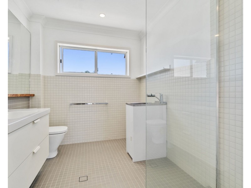 8/11 Fourteenth Avenue, Palm Beach QLD 4221