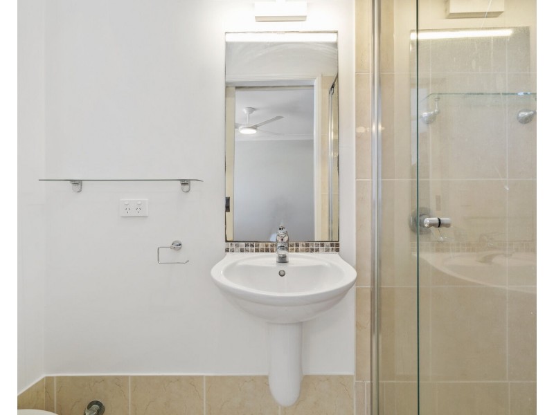 8/11 Fourteenth Avenue, Palm Beach QLD 4221