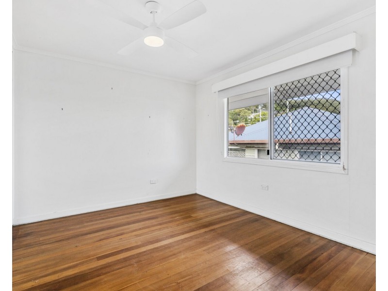 2/37 Miles Street, Coolangatta QLD 4225