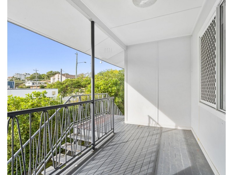2/37 Miles Street, Coolangatta QLD 4225