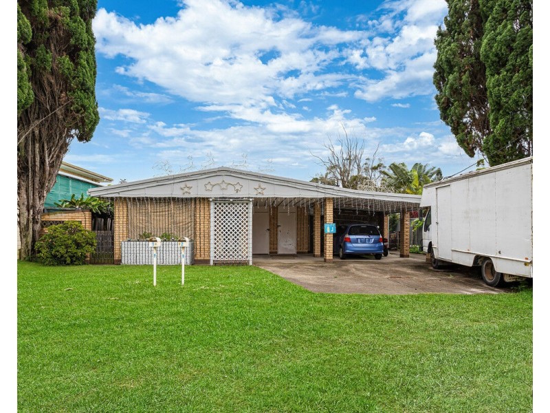 2/9 Walker Avenue, Palm Beach QLD 4221